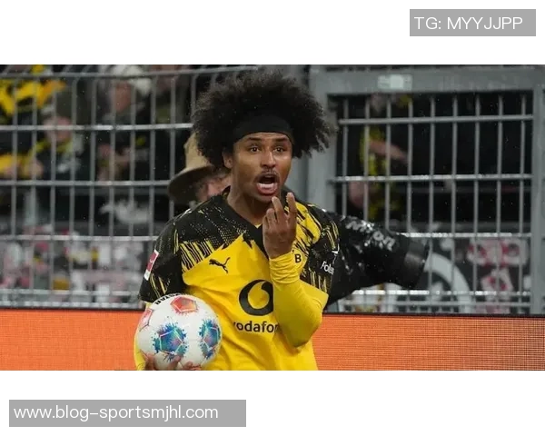 多特赢球后阿德耶米独自离开更衣室引发关注 多特赢球后阿德耶米独自离开更衣室引发关注